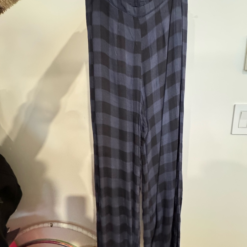 Reformation Men's Navy and Black Plaid Joggers